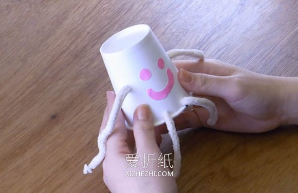 治愈系纸杯娃娃的做法- www.aizhezhi.com
