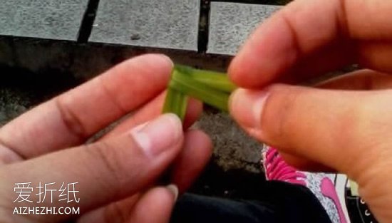 草编戒指的方法图解- www.aizhezhi.com