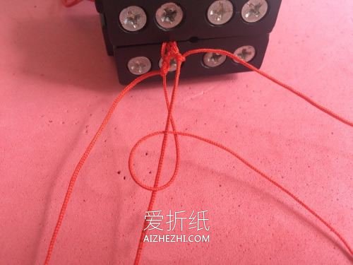 情侣款桃花结手绳的编织方法- www.aizhezhi.com