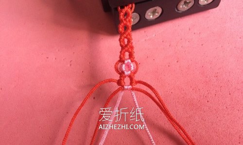 情侣款桃花结手绳的编织方法- www.aizhezhi.com