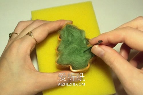 羊毛毡圣诞树挂件的制作方法- www.aizhezhi.com