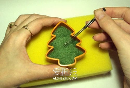 羊毛毡圣诞树挂件的制作方法- www.aizhezhi.com