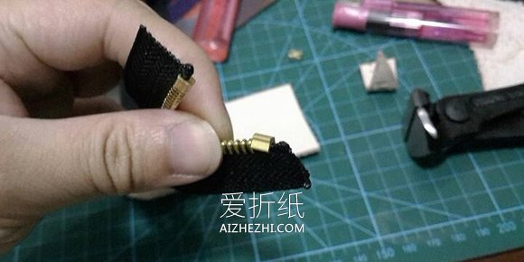 码装拉链安装方法- www.aizhezhi.com