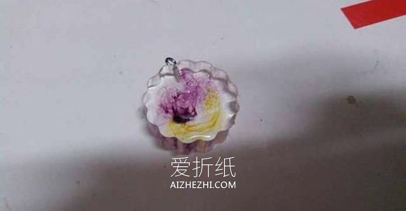 水晶滴胶制作情人节礼物的方法- www.aizhezhi.com