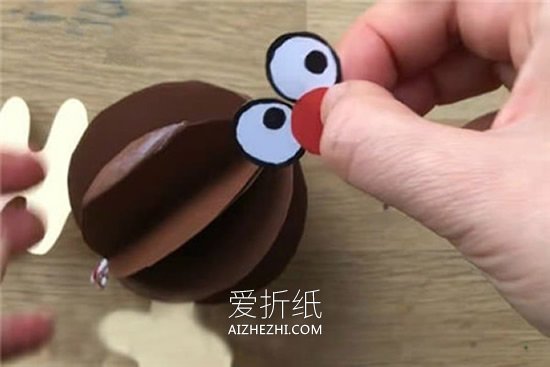 用卡纸做圣诞节麋鹿挂饰的方法- www.aizhezhi.com