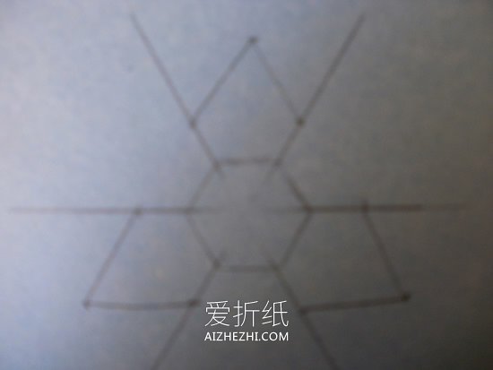 可以变化图案的纸花的制作方法- www.aizhezhi.com