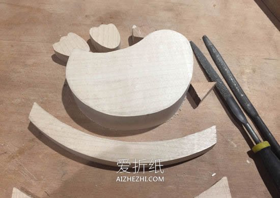 用木头制作小鸟摆件的方法- www.aizhezhi.com
