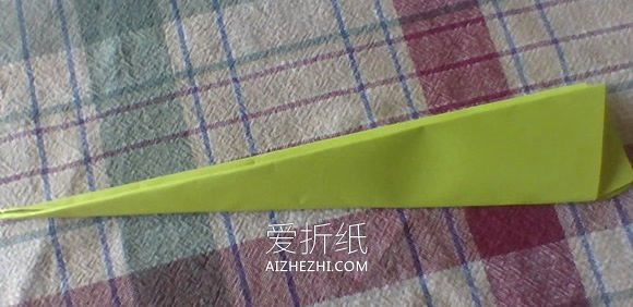 简单快速的纸飞机折法图解- www.aizhezhi.com