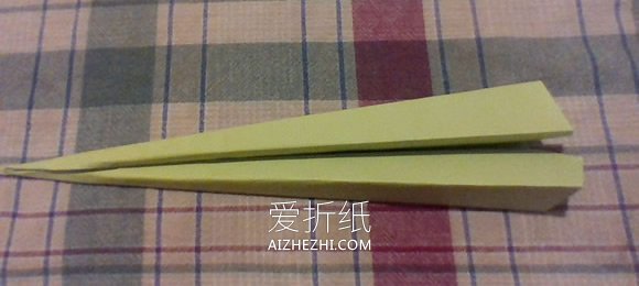 简单快速的纸飞机折法图解- www.aizhezhi.com