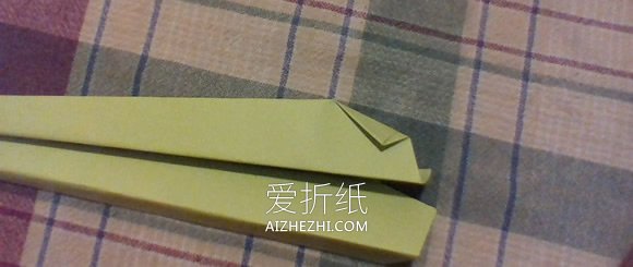 简单快速的纸飞机折法图解- www.aizhezhi.com