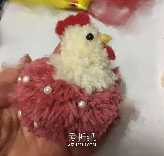 可爱毛线球母鸡的制作方法- www.aizhezhi.com