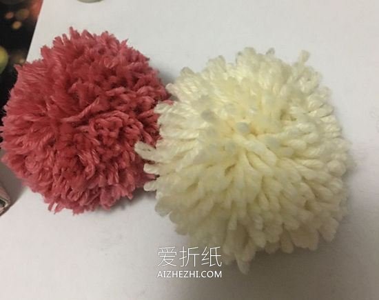 可爱毛线球母鸡的制作方法- www.aizhezhi.com