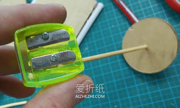 简单纸板车的制作方法- www.aizhezhi.com