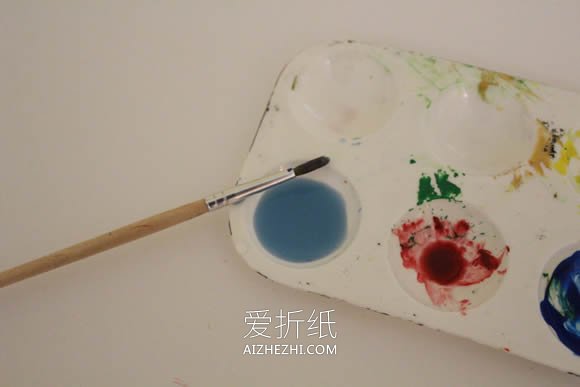 漂亮手绘圣诞贺卡的制作方法- www.aizhezhi.com