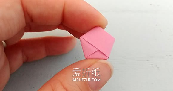 折纸幸运星的详细步骤图解- www.aizhezhi.com