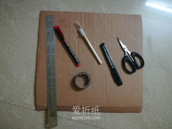 硬纸板手工制作滑翔机的方法- www.aizhezhi.com