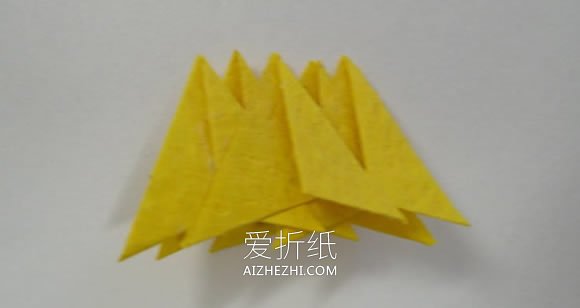 折纸蒲公英做漂亮贴画的方法- www.aizhezhi.com