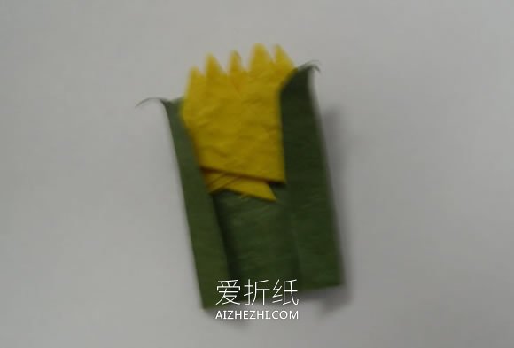 折纸蒲公英做漂亮贴画的方法- www.aizhezhi.com