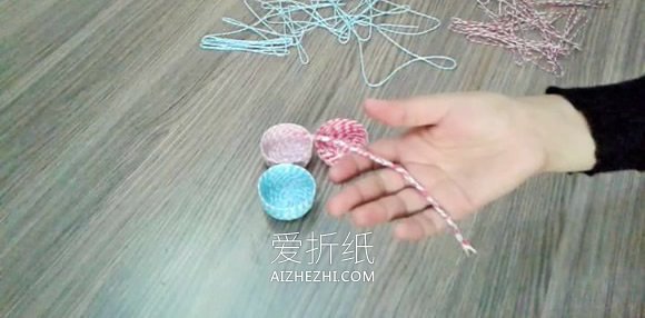 用纸线做小篮子的方法- www.aizhezhi.com