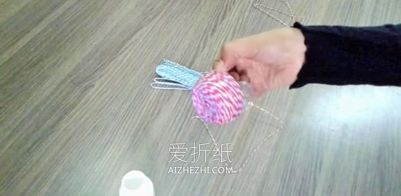 用纸线做小篮子的方法- www.aizhezhi.com