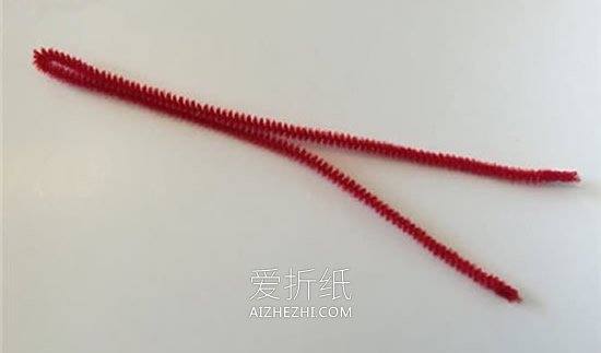 用海绵制作圣诞树风铃的方法- www.aizhezhi.com