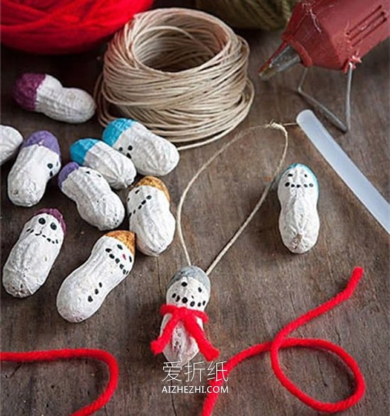 用花生做圣诞节雪人装饰的方法- www.aizhezhi.com