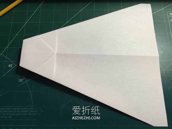 强击机的折法图解- www.aizhezhi.com