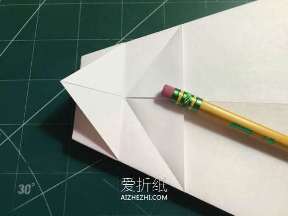 强击机的折法图解- www.aizhezhi.com