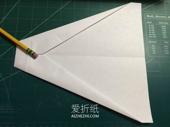 强击机的折法图解- www.aizhezhi.com