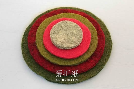 不织布制作圣诞树挂饰的方法- www.aizhezhi.com