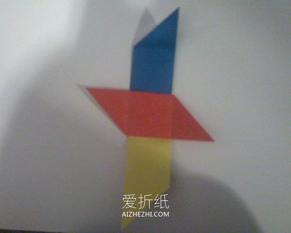 简单折纸立方体的方法图解- www.aizhezhi.com