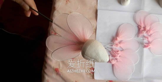 丝网玫瑰花制作图解- www.aizhezhi.com