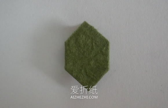 折纸康乃馨制作母亲节贴画的方法- www.aizhezhi.com