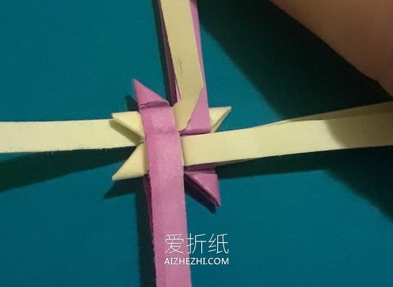 长纸条折立体星星的方法图解- www.aizhezhi.com