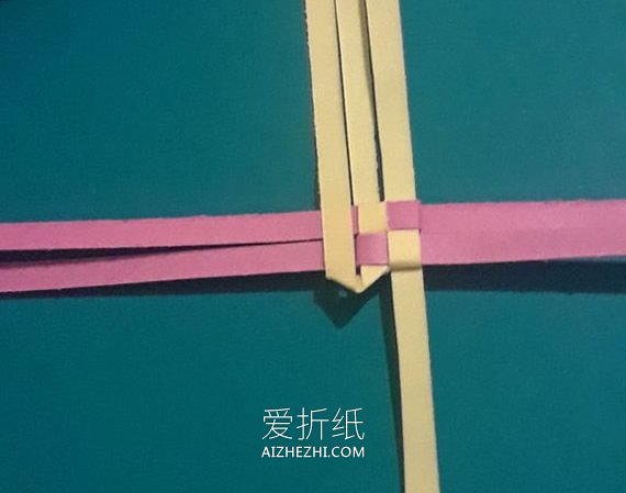 长纸条折立体星星的方法图解- www.aizhezhi.com