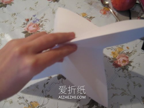 简单蝴蝶折纸教程- www.aizhezhi.com