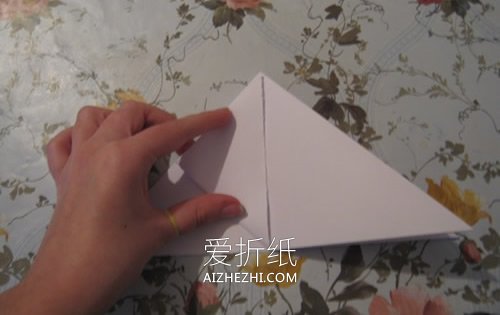 简单蝴蝶折纸教程- www.aizhezhi.com