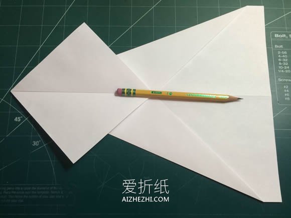 又快又远的飞机折纸图解- www.aizhezhi.com