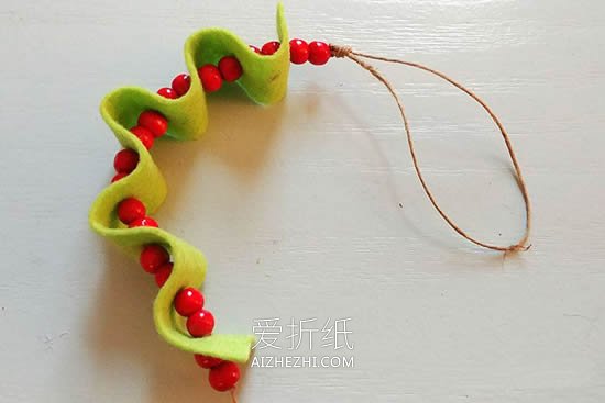 不织布手工制作圣诞节糖果装饰的教程- www.aizhezhi.com
