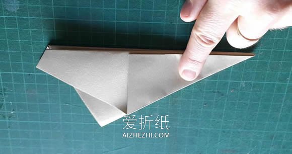 六角星圣诞贺卡的折法图解- www.aizhezhi.com