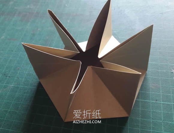 六角星圣诞贺卡的折法图解- www.aizhezhi.com