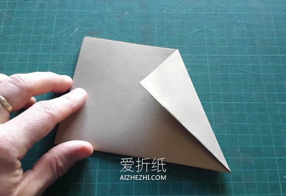 六角星圣诞贺卡的折法图解- www.aizhezhi.com