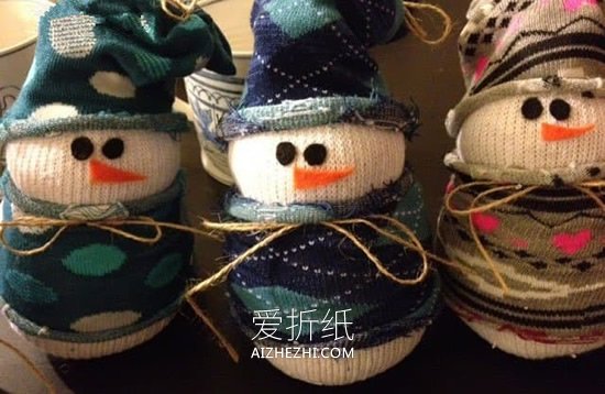 用袜子制作雪人娃娃的方法- www.aizhezhi.com