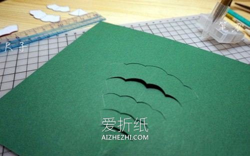 自制漂亮立体圣诞树贺卡的方法- www.aizhezhi.com