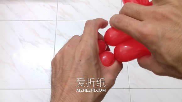 气球造型狗的教程图解- www.aizhezhi.com