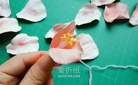 用EVA板材制作仿真牡丹花的方法- www.aizhezhi.com