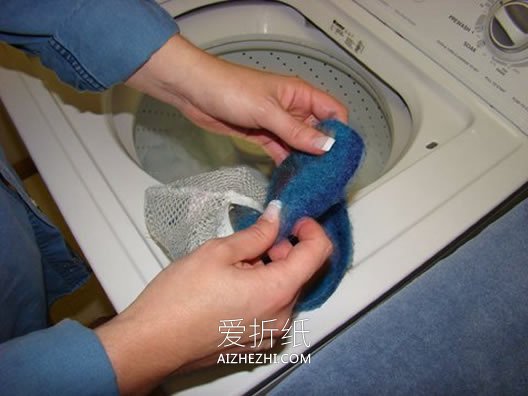 用羊毛纱线创意制作羊毛毡手提袋的方法- www.aizhezhi.com