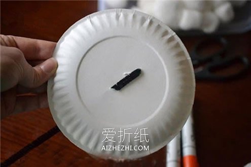 用纸杯和纸盘做融化雪人的教程- www.aizhezhi.com