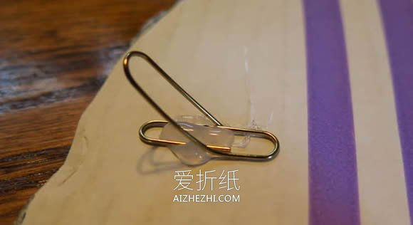 精美圣诞花环手工制作教程- www.aizhezhi.com
