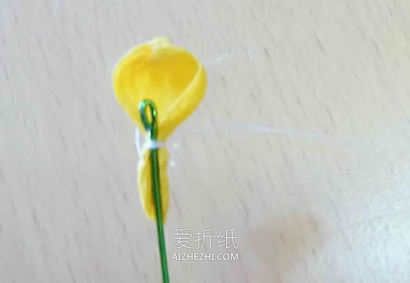 用皱纹纸做含笑花的方法- www.aizhezhi.com